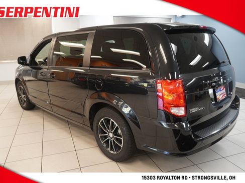 Used 2017 Dodge Grand Caravan SE image 7