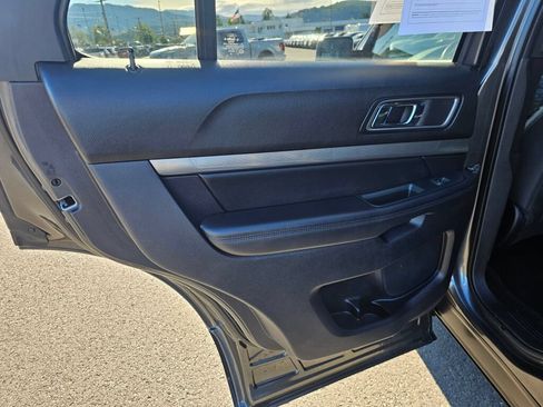 Used 2019 Ford Explorer XLT AWD/4WD image 12