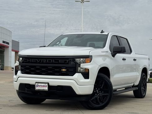 Used 2022 Chevrolet Silverado 1500 Custom RWD image 2