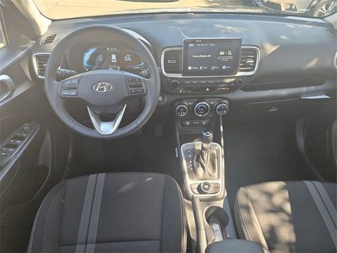 New 2025 Hyundai Venue SEL image 8
