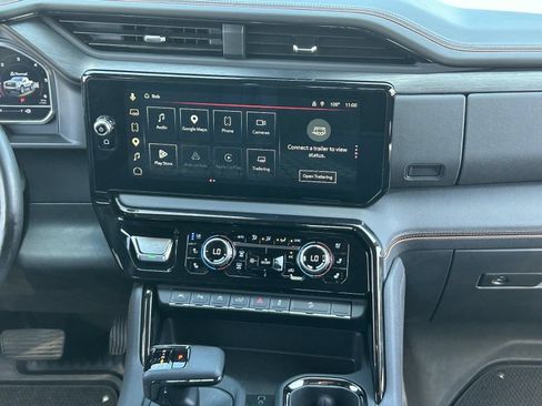 Certified 2025 GMC Sierra 1500 AT4 w/ AT4 Premium Package AWD/4WD image 18