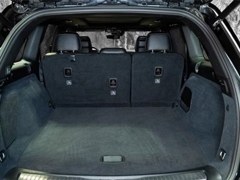 Used 2023 Jeep Grand Cherokee Overland w/ Luxury Tech Group IV image 18