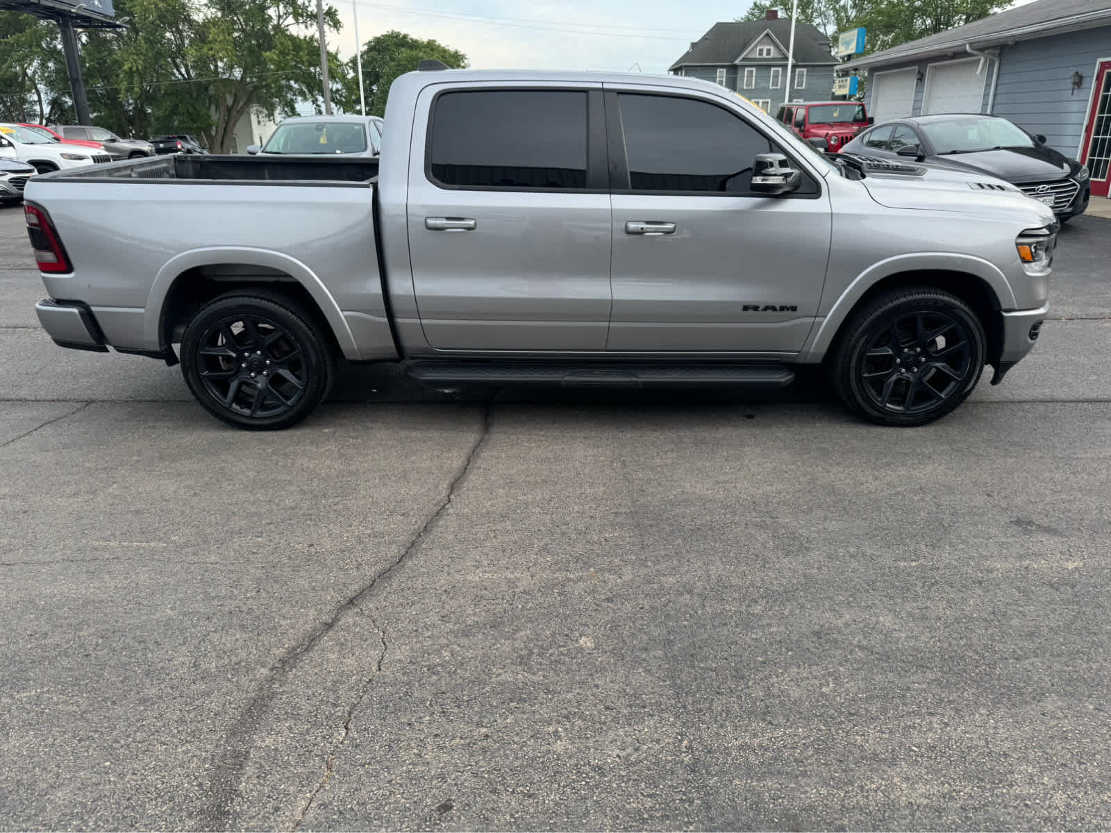 Used 2022 RAM 1500 Laramie AWD/4WD image 5