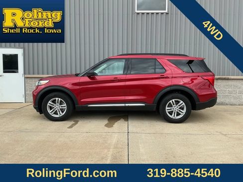 Used 2023 Ford Explorer XLT w/ Equipment Group 202A AWD/4WD image 2