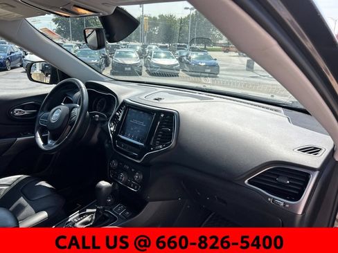 Used 2019 Jeep Cherokee Limited AWD/4WD image 7
