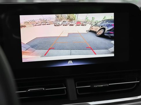 Used 2026 Chevrolet Trax LT w/ Sunroof Package FWD image 24