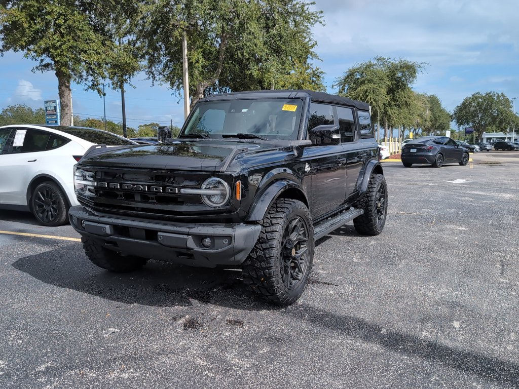 Used 2022 Ford Bronco Outer Banks AWD/4WD image 1