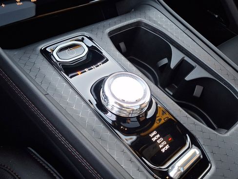 Used 2025 Jeep Wagoneer S Limited image 22