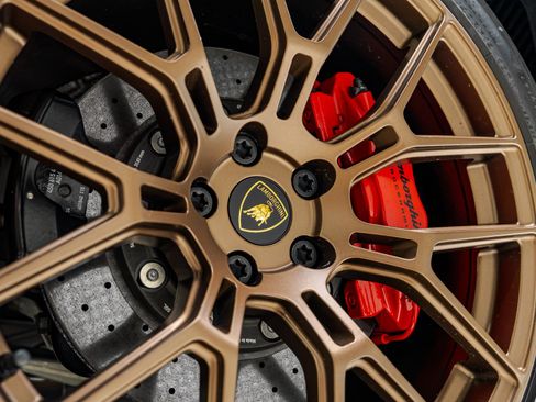 Used 2024 Lamborghini Huracan Sterrato AWD/4WD image 41