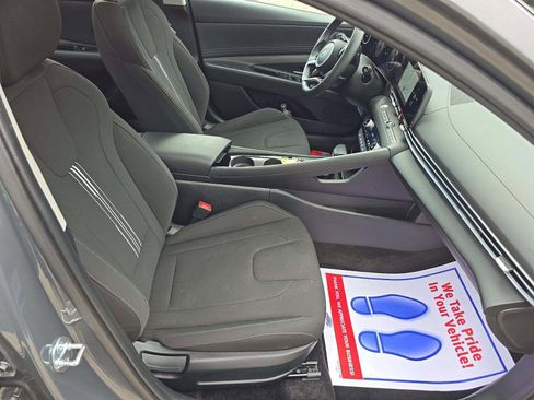 Used 2025 Hyundai Elantra SEL image 5