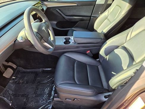 Used 2025 Tesla Model Y Long Range RWD image 10
