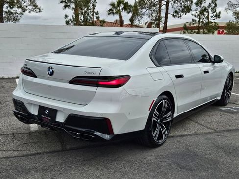 Certified 2025 BMW 760i xDrive image 5