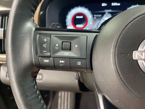 Used 2024 Nissan Pathfinder Platinum image 31