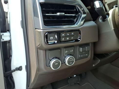 New 2026 GMC Yukon XL Elevation w/ Elevation Premium Package RWD image 10