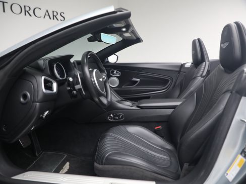 Used 2019 Aston Martin DB11 Volante RWD image 27
