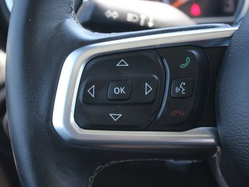 Used 2018 Jeep Wrangler Unlimited Sahara w/ Dual Top Group AWD/4WD image 14