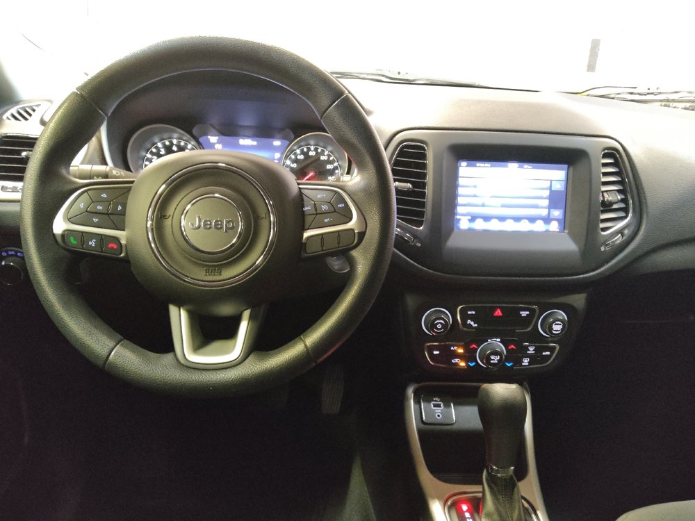 Used 2018 Jeep Compass Sport w/ Tech Group FWD image 22