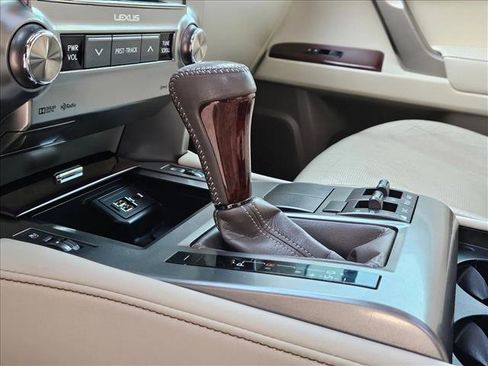 Used 2016 Lexus GX 460 w/ Premium Package image 11