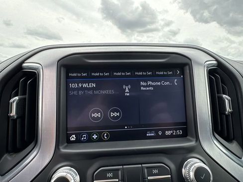 Used 2022 GMC Sierra 2500 SLE image 13