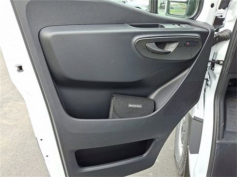 Used 2025 Mercedes-Benz Sprinter 2500 image 11