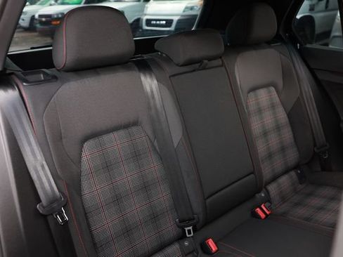 Used 2022 Volkswagen GTI SE FWD image 17