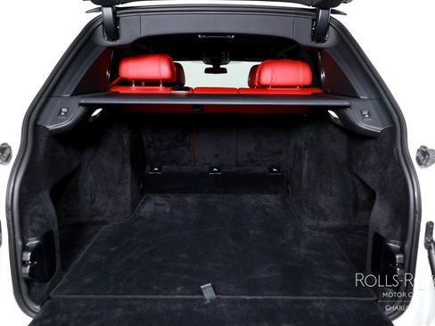 Used 2021 Rolls-Royce Cullinan Black Badge image 24