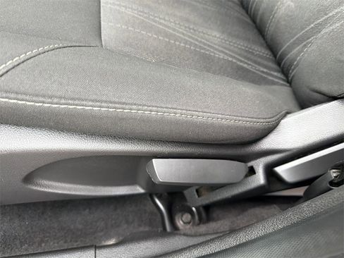 Used 2018 Ford Focus SE w/ Cold Weather Package image 15