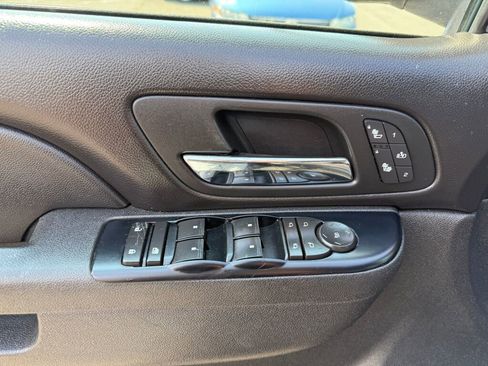 Used 2010 Chevrolet Avalanche LT w/ Luxury Package image 9