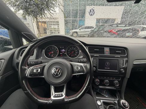 Used 2016 Volkswagen GTI SE w/ Lighting Package (SEL) FWD image 8