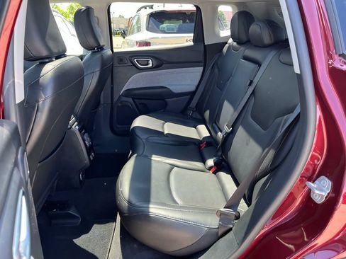 Used 2022 Jeep Compass Latitude w/ Sun and Sound Group AWD/4WD image 26