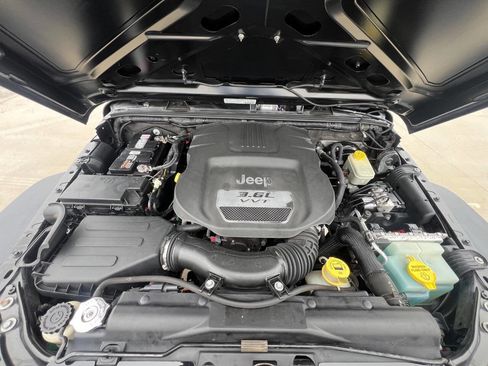 Used 2013 Jeep Wrangler Unlimited Sport AWD/4WD image 18