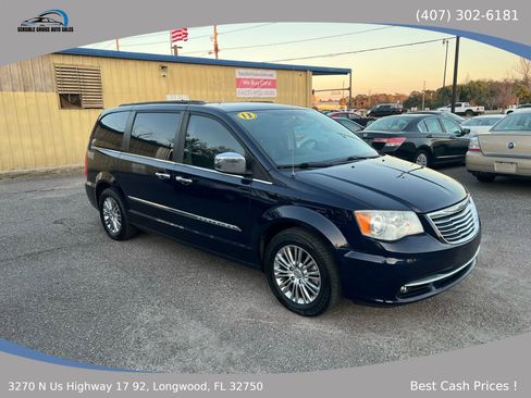 Used 2013 Chrysler Town & Country Touring-L w/ Entertainment Group #2 FWD image 1