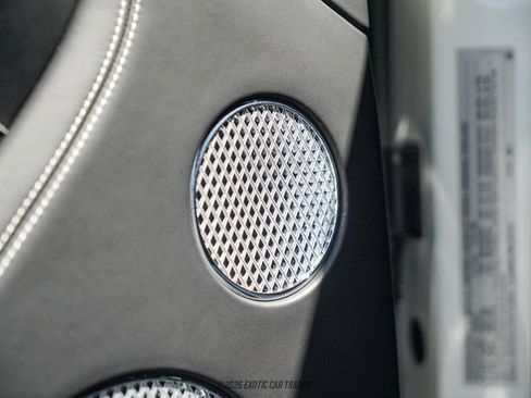 Used 2021 Bentley Bentayga image 25