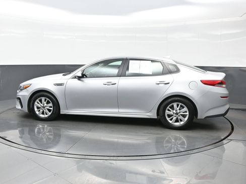 Used 2019 Kia Optima LX image 3