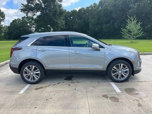 New 2026 Cadillac XT5 Premium Luxury w/ LPO, Floor Liner Package FWD image 9
