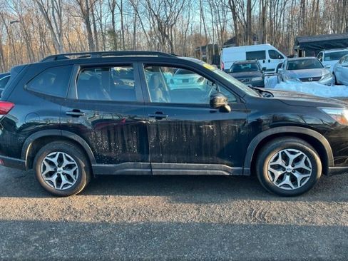 Used 2019 Subaru Forester Premium image 4