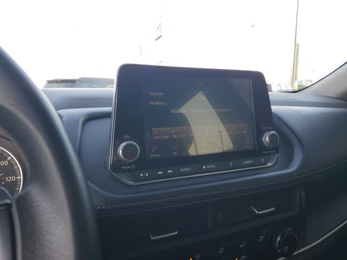 Used 2021 Nissan Rogue S image 21