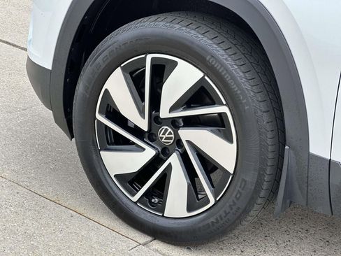 Certified 2024 Volkswagen Atlas SEL image 7