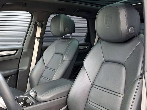 Certified 2023 Porsche Cayenne S Platinum AWD/4WD image 5