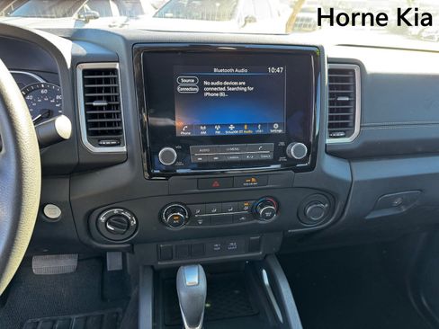 Used 2022 Nissan Frontier SV image 19