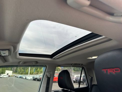 Used 2019 Toyota 4Runner TRD Off-Road Premium AWD/4WD image 21