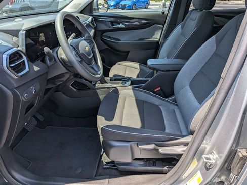 Used 2024 Chevrolet TrailBlazer LT AWD/4WD image 13