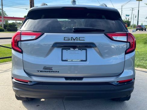Used 2023 GMC Terrain SLT w/ Infotainment Package II FWD image 6