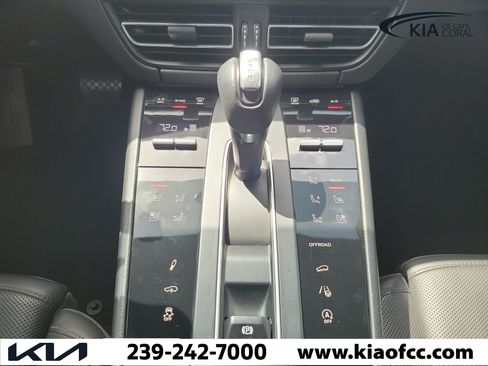 Used 2022 Porsche Macan S AWD/4WD image 19
