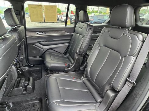 Used 2025 Jeep Grand Cherokee L Limited AWD/4WD image 29