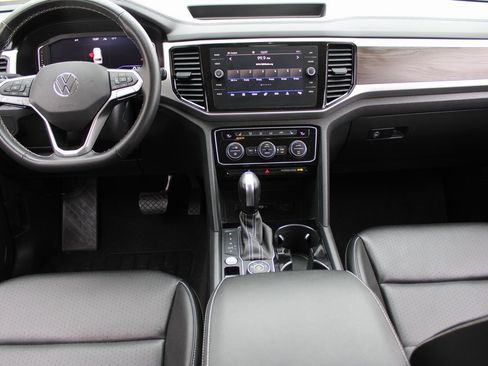 Certified 2022 Volkswagen Atlas SE image 19