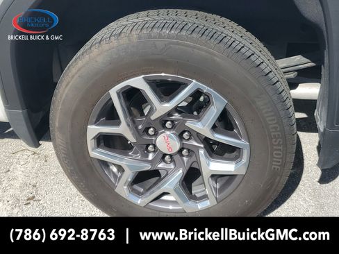 New 2025 GMC Sierra 1500 SLT w/ SLT Convenience Package image 5