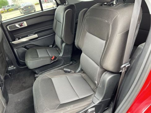 Used 2024 Ford Explorer XLT AWD/4WD image 25