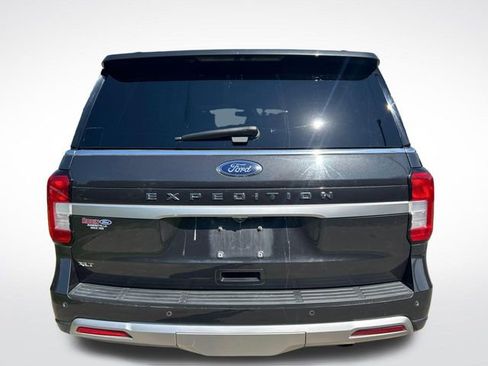 Used 2022 Ford Expedition XLT RWD image 4