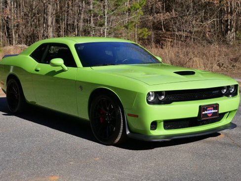 Used 2015 Dodge Challenger SRT Hellcat image 4